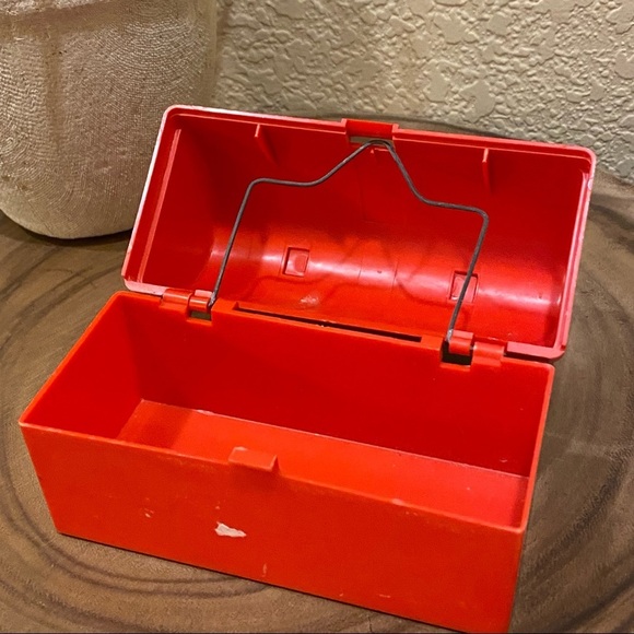 Vintage red Fisher-Price lunchpail 1970s toolbox farm barn - Picture 3 of 5